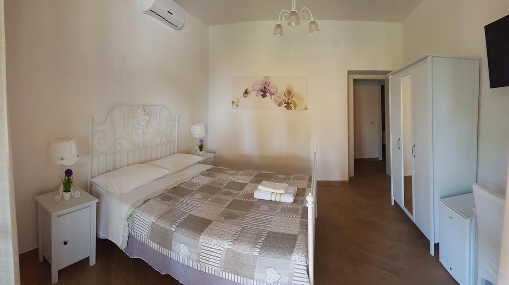 Bed And Breakfast La Corte Degli Ulivi ชิวิตาเวกเกีย ห้อง รูปภาพ