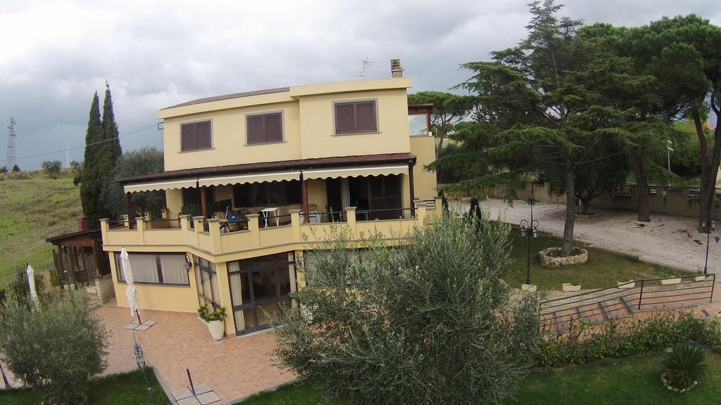 Bed And Breakfast La Corte Degli Ulivi ชิวิตาเวกเกีย ภายนอก รูปภาพ