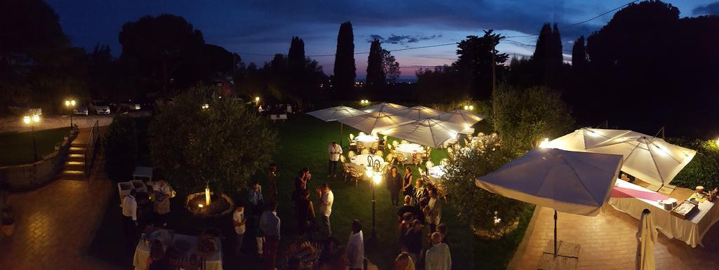 Bed And Breakfast La Corte Degli Ulivi ชิวิตาเวกเกีย ภายนอก รูปภาพ