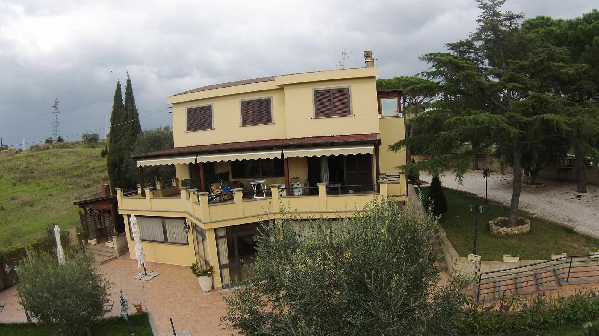 Bed And Breakfast La Corte Degli Ulivi ชิวิตาเวกเกีย ภายนอก รูปภาพ