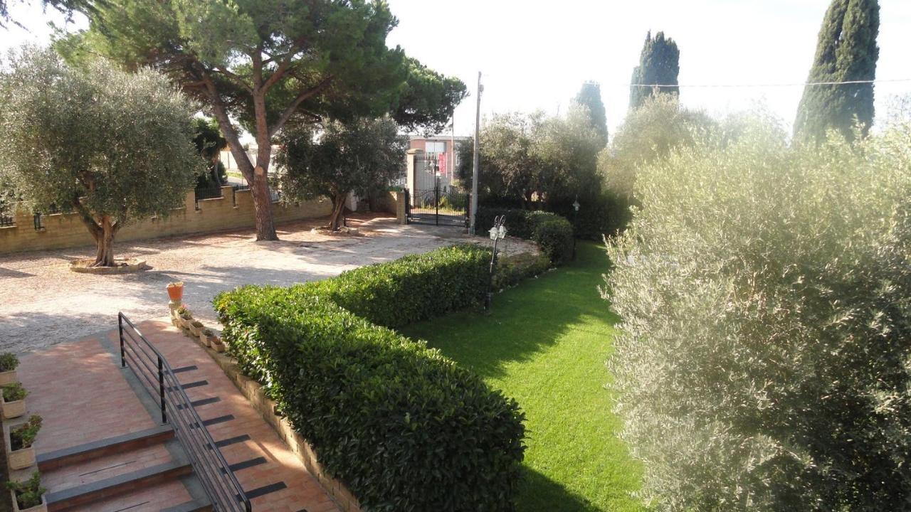 Bed And Breakfast La Corte Degli Ulivi ชิวิตาเวกเกีย ภายนอก รูปภาพ