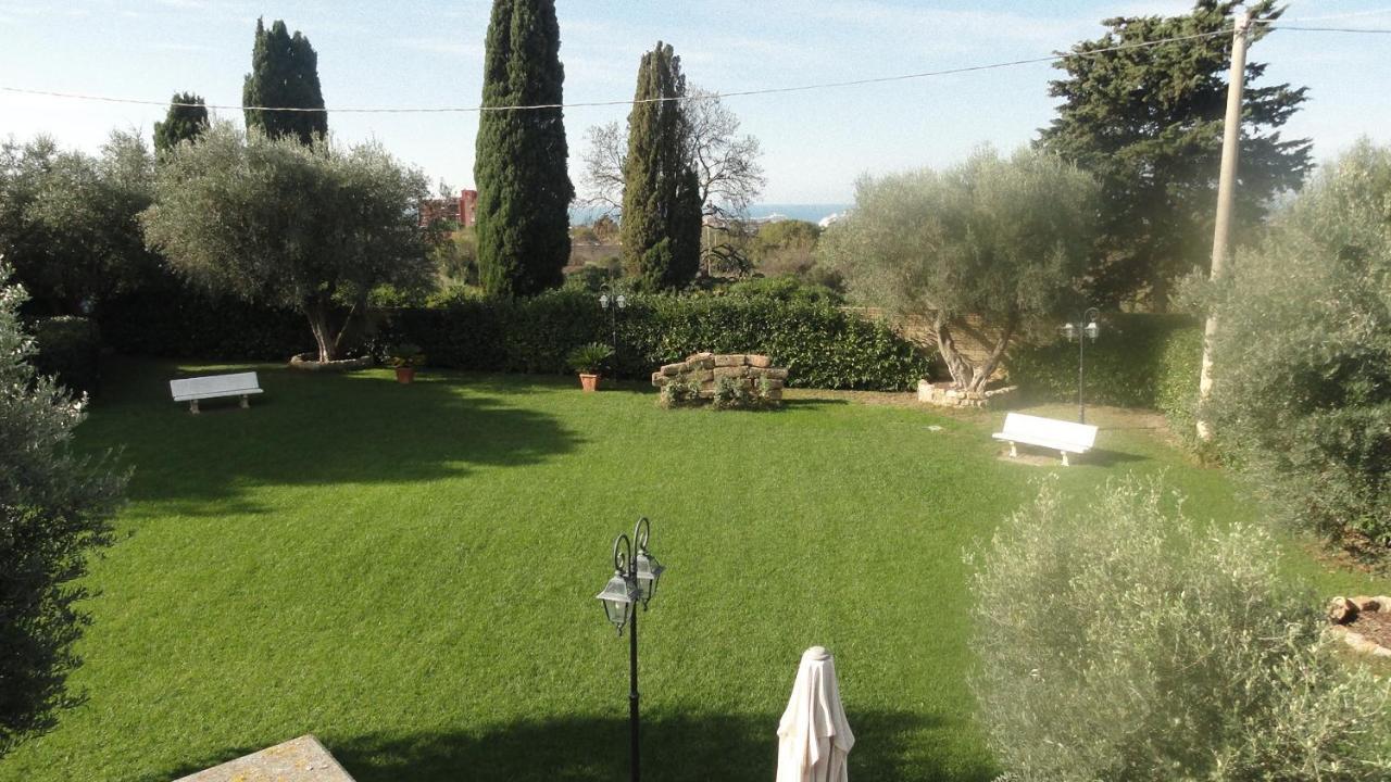 Bed And Breakfast La Corte Degli Ulivi ชิวิตาเวกเกีย ภายนอก รูปภาพ