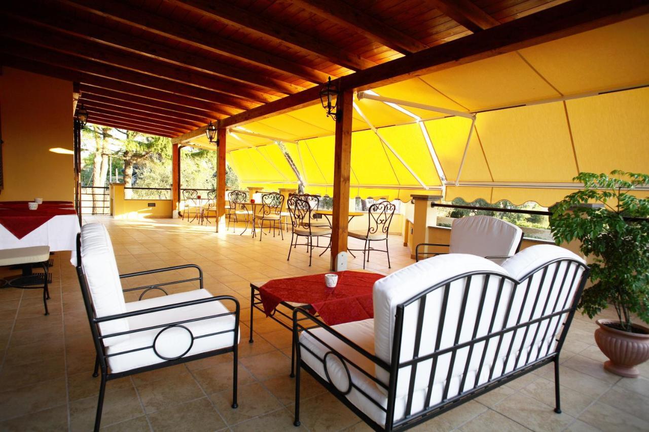Bed And Breakfast La Corte Degli Ulivi ชิวิตาเวกเกีย ภายนอก รูปภาพ